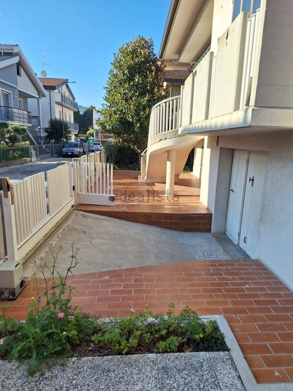 casa indipendente in vendita a Gabicce Mare in zona Case Badioli