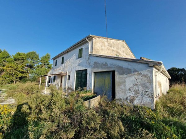casa indipendente in vendita a Gradara