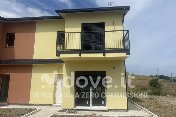 casa indipendente in vendita a Gradara