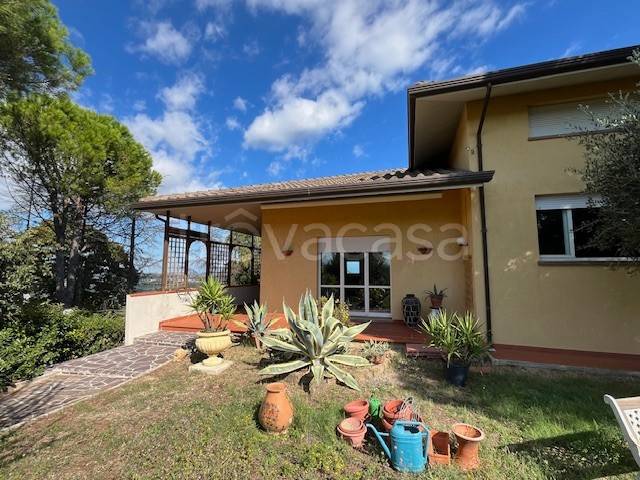 casa indipendente in vendita a Gradara