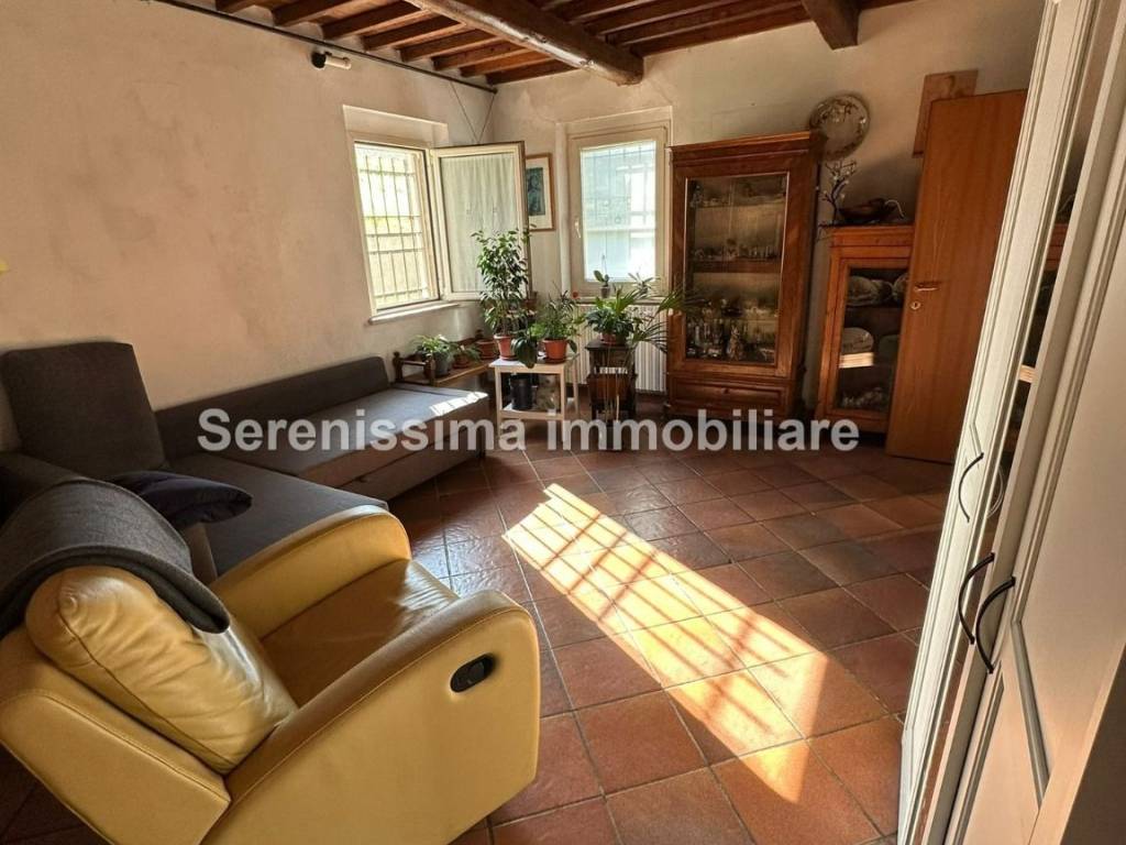 casa indipendente in vendita a Gradara in zona Pievevecchia