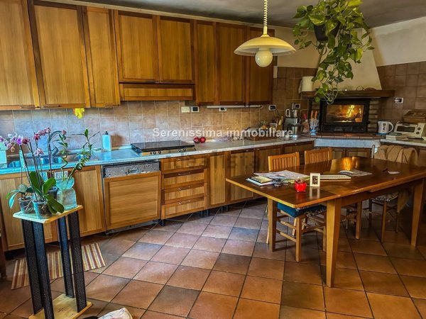 casa indipendente in vendita a Gradara in zona Granarola
