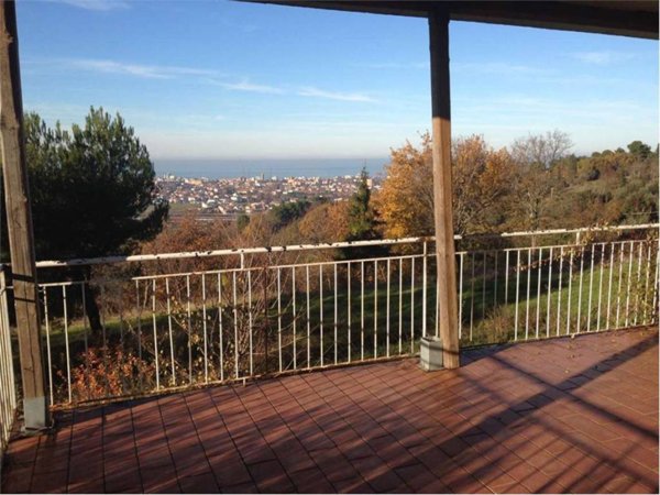 casa indipendente in vendita a Gradara in zona Fanano