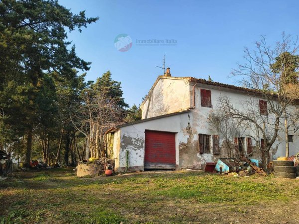 casa indipendente in vendita a Gradara in zona Fanano