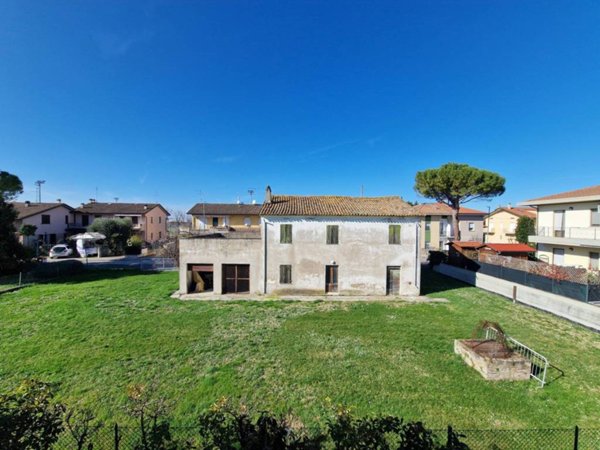 casa indipendente in vendita a Gradara in zona Fanano