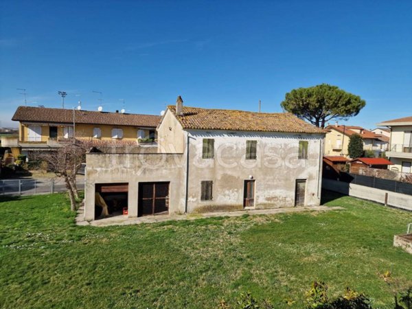 casa indipendente in vendita a Gradara in zona Fanano