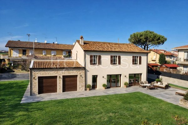 casa indipendente in vendita a Gradara in zona Fanano