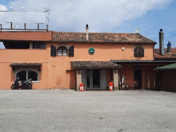 intera palazzina in vendita a Gradara