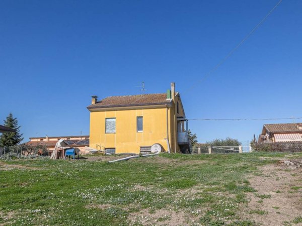 casa indipendente in vendita a Gradara