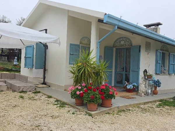 casa indipendente in vendita a Gradara