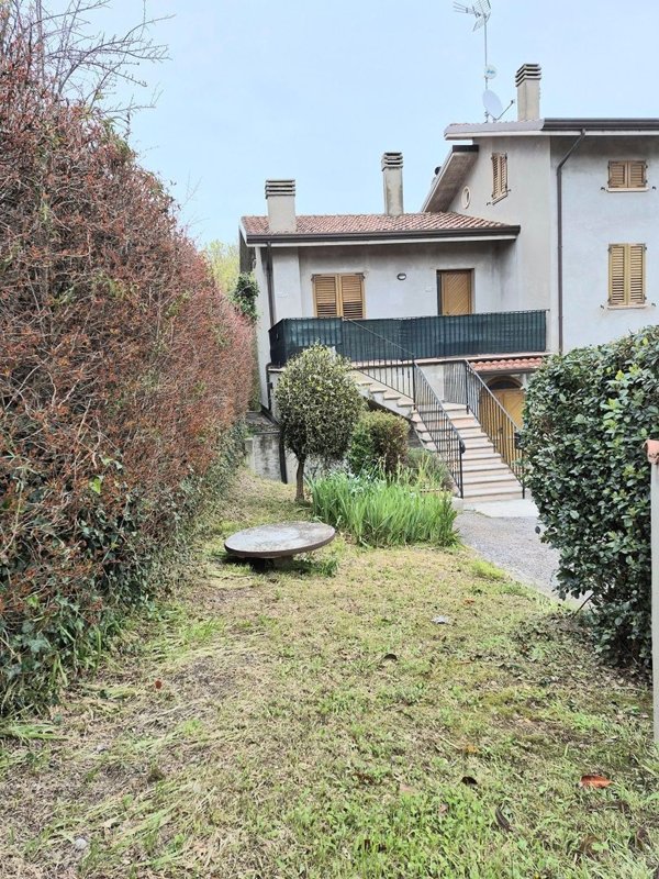 appartamento in vendita a Gradara in zona Santo Stefano