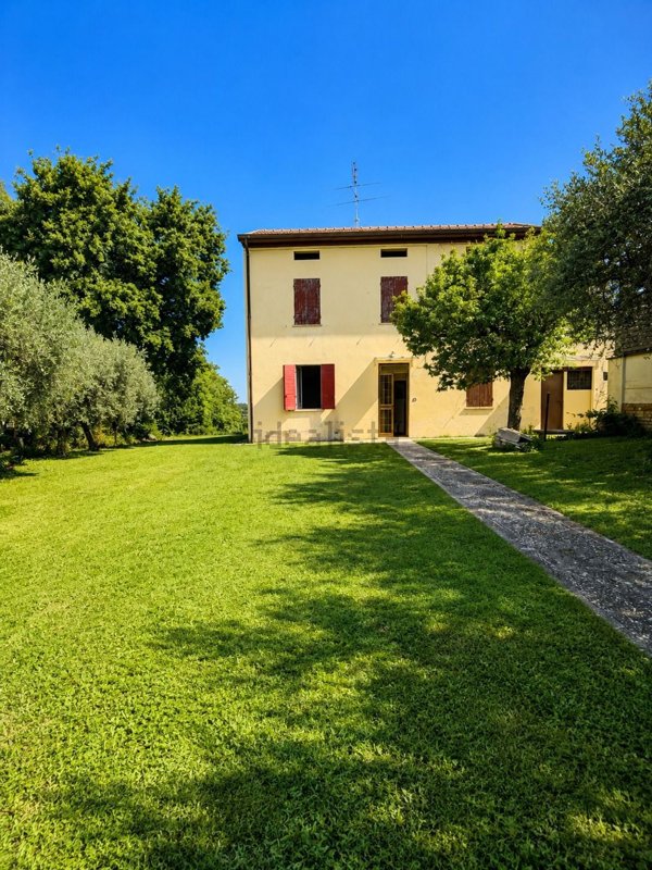 casa semindipendente in vendita a Gradara