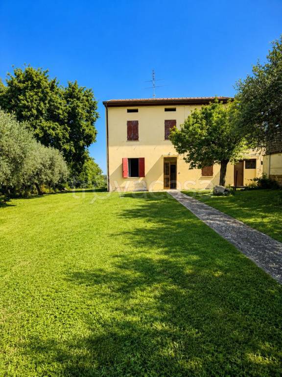 casa indipendente in vendita a Gradara