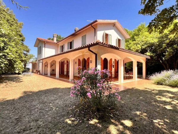 casa indipendente in vendita a Gradara