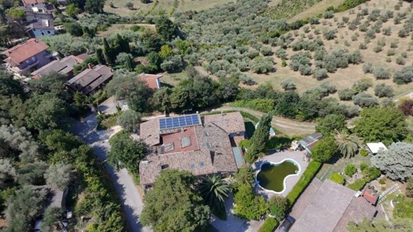 casa indipendente in vendita a Gradara in zona Granarola