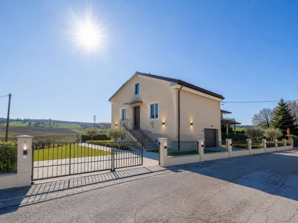 intera palazzina in vendita a Gradara in zona Fanano
