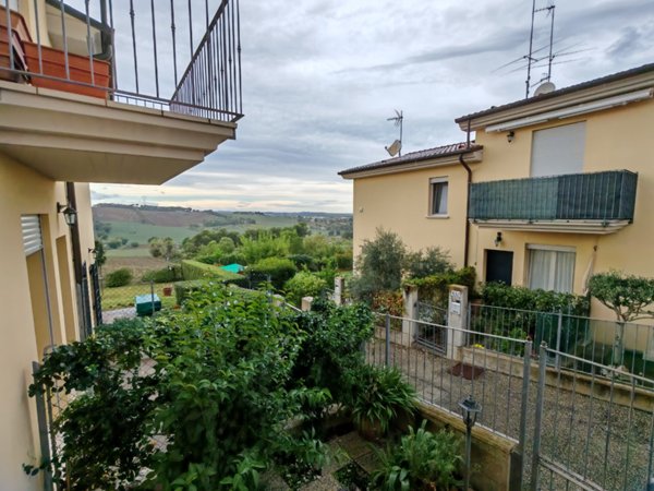appartamento in vendita a Gradara in zona Pievevecchia