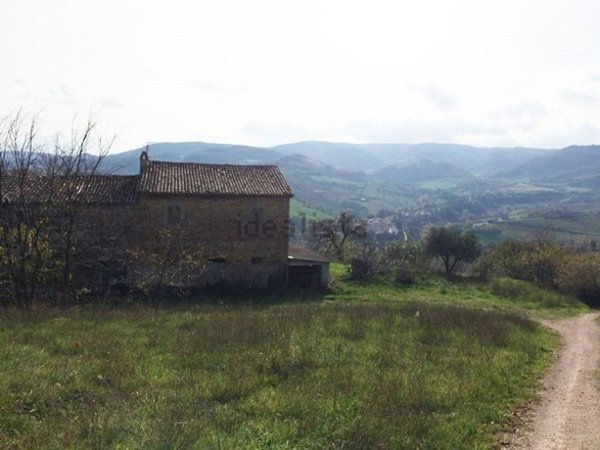 casa indipendente in vendita ad Isola del Piano