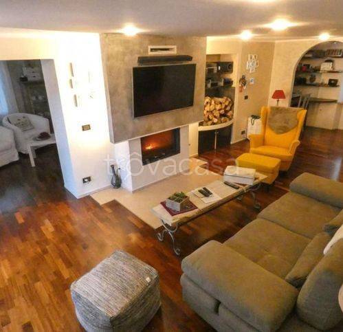 casa indipendente in vendita ad Isola del Piano