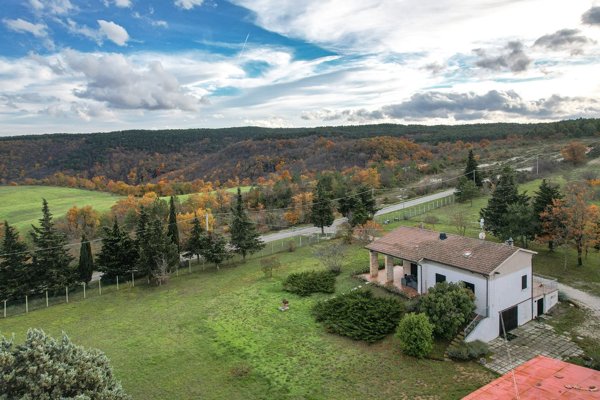 casa indipendente in vendita ad Isola del Piano