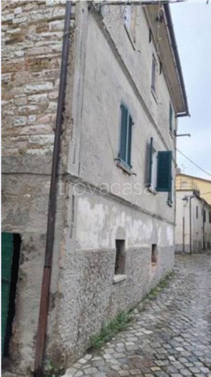 appartamento in vendita ad Isola del Piano