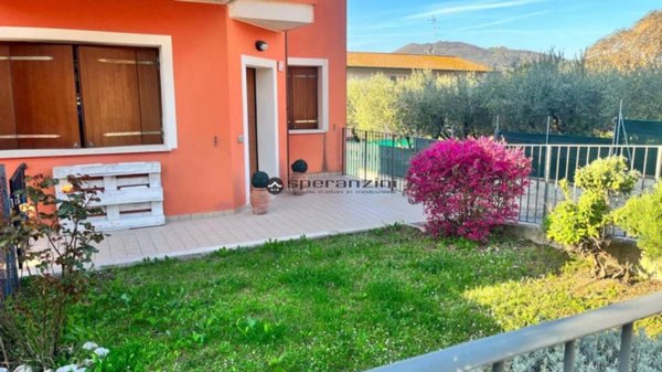 appartamento in vendita ad Isola del Piano