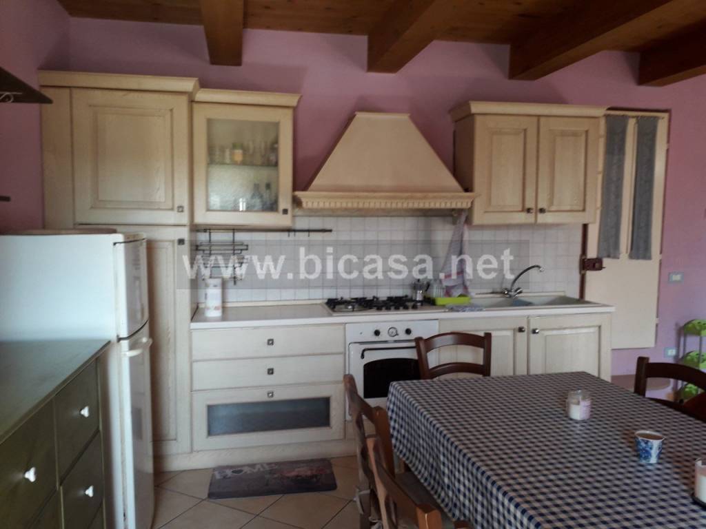 casa indipendente in vendita ad Isola del Piano in zona Castelgagliardo