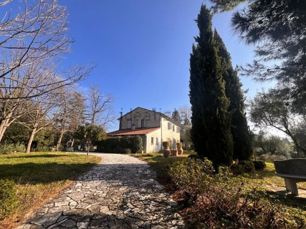 casale in vendita ad Isola del Piano