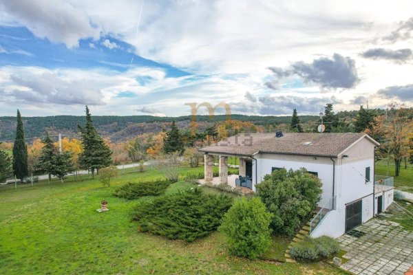 casa indipendente in vendita ad Isola del Piano in zona Castelgagliardo