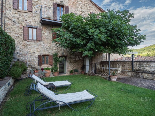 esavano in vendita a Macerata Feltria