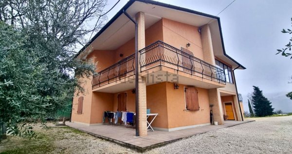 casa indipendente in vendita a Macerata Feltria