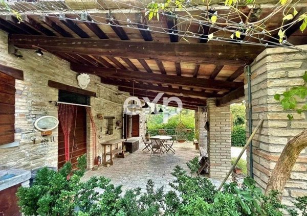 casa indipendente in vendita a Mercatello sul Metauro