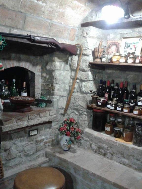 casa indipendente in vendita a Mercatino Conca