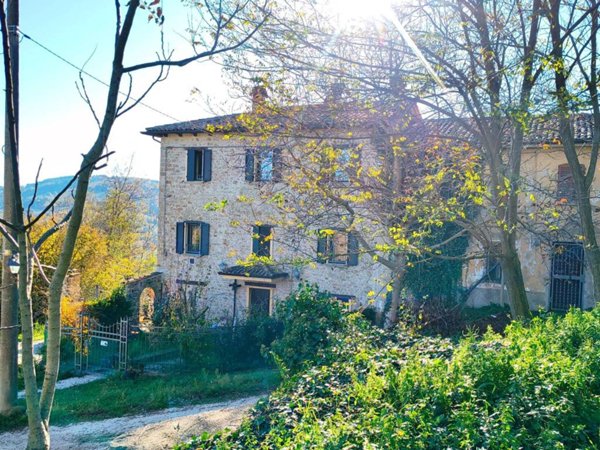 casa indipendente in vendita a Mercatino Conca