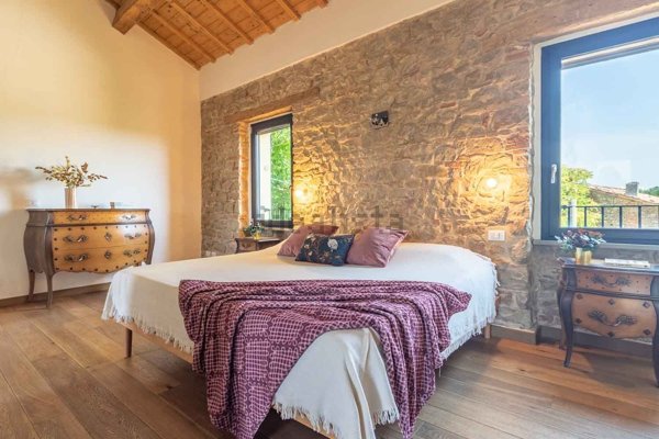 casa indipendente in vendita a Mercatino Conca in zona Piandicastello