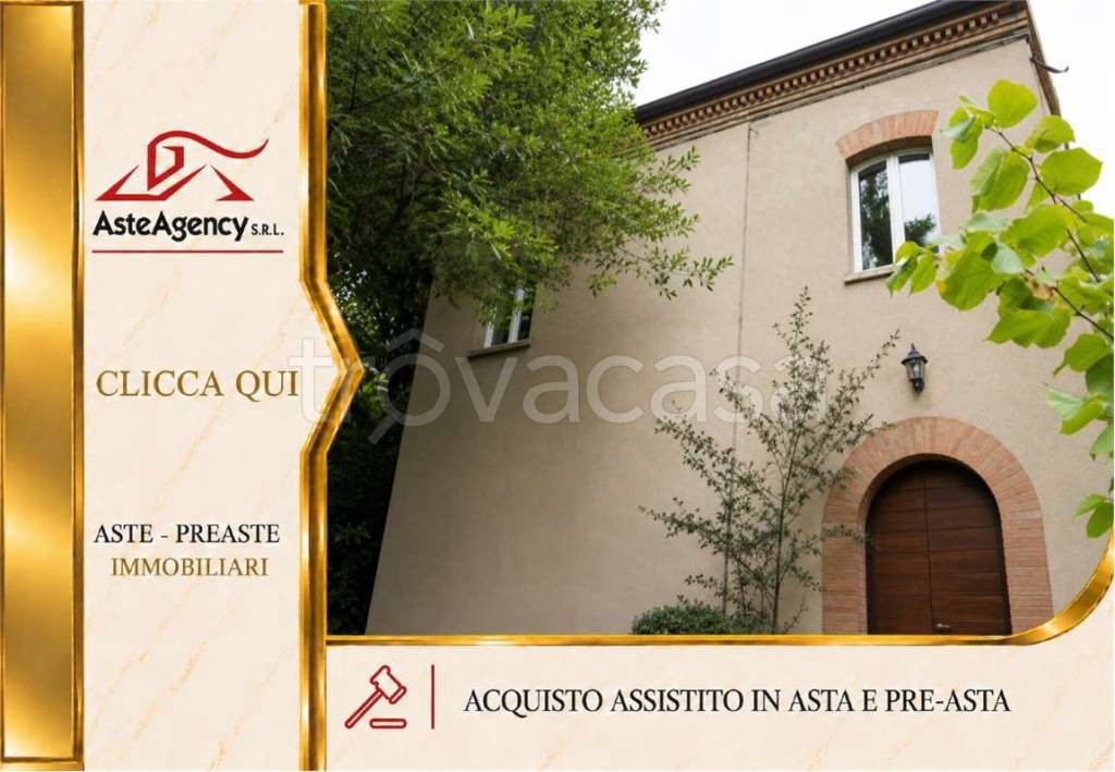casa indipendente in vendita a Mercatino Conca in zona Piandicastello