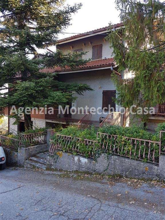 casa indipendente in vendita a Mombaroccio