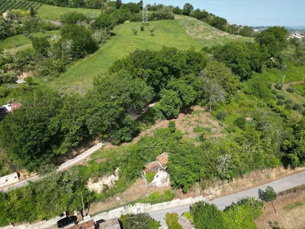 casa indipendente in vendita a Mombaroccio in zona Montegiano