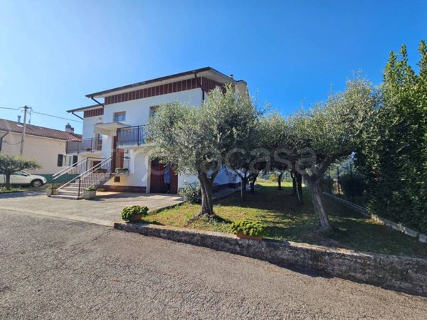 casa indipendente in vendita a Mombaroccio