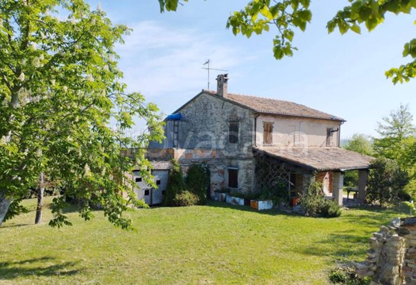 casa indipendente in vendita a Mombaroccio