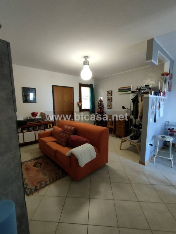 appartamento in vendita a Mombaroccio in zona Villagrande