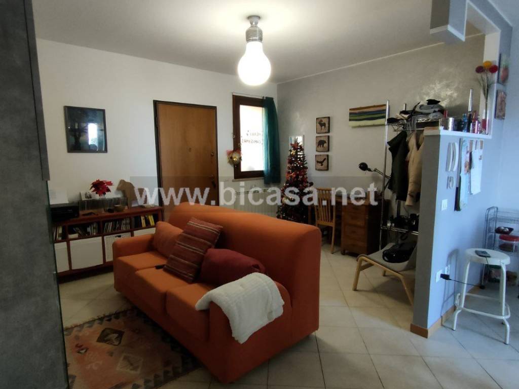appartamento in vendita a Mombaroccio in zona Villagrande
