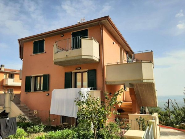 appartamento in vendita a Mombaroccio