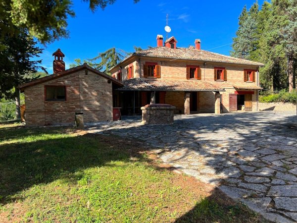casa indipendente in vendita a Mombaroccio