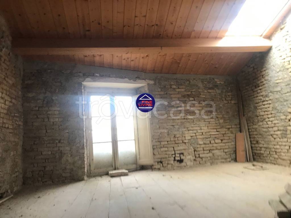 casa indipendente in vendita a Mombaroccio