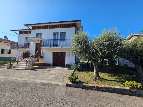 casa indipendente in vendita a Mombaroccio