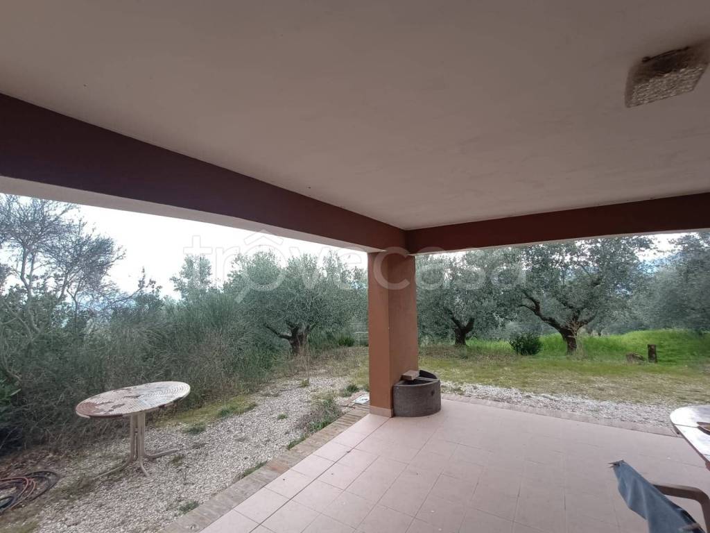 casa indipendente in vendita a Mombaroccio