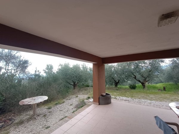 casa indipendente in vendita a Mombaroccio