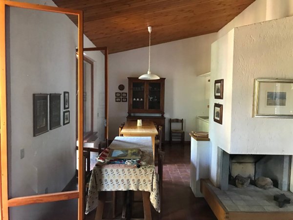 casa indipendente in vendita a Mombaroccio