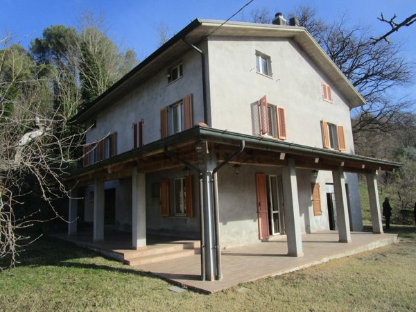 casale in vendita a Mombaroccio